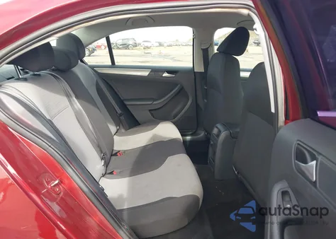 2018 Volkswagen Jetta 1.4T S z USA, uszkodzony, nr VIN 3VW2B7AJ4JM227576